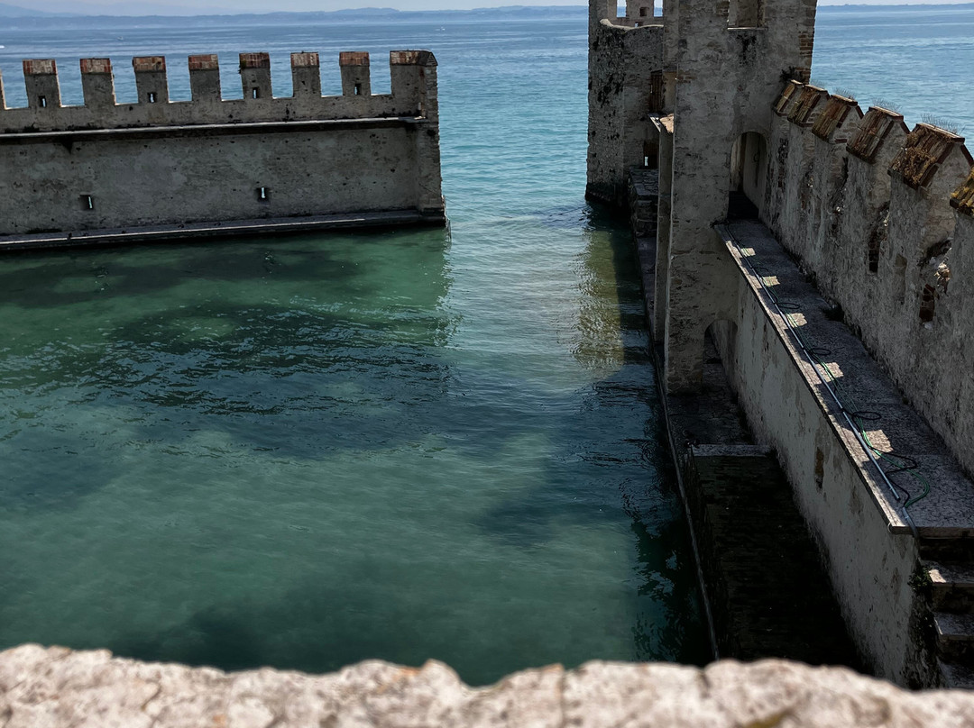 Castello Scaligero-锡尔苗内必去景点