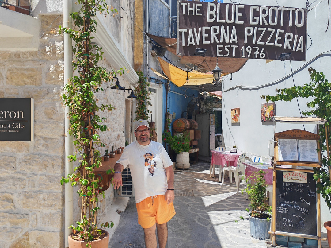 Easybook - Kostas Boat Trips-Agios Georgios必去景点