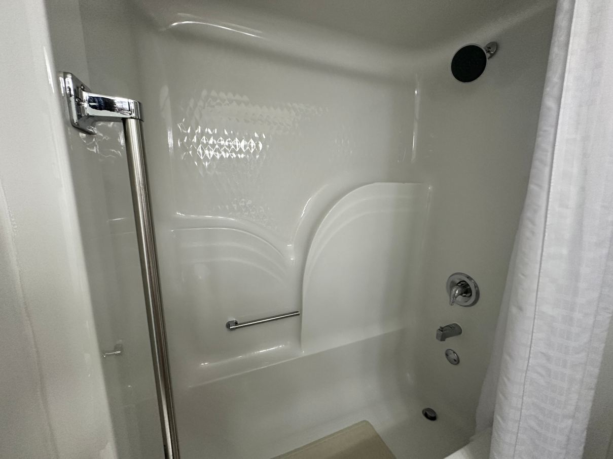 兰卡斯特阿米什城丽怡酒店-浴室