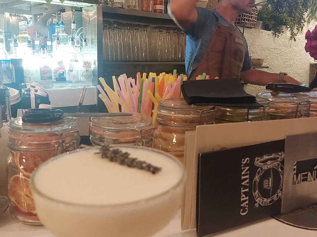 Captain's Bar-Skala必去景点
