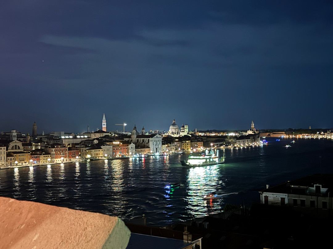 Skyline Rooftop Bar