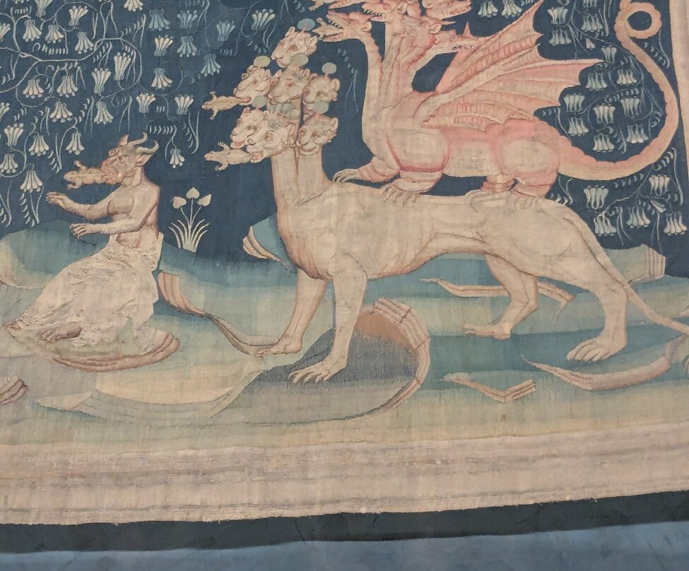 La Tapisserie De L'Apocalypse-昂热必去景点