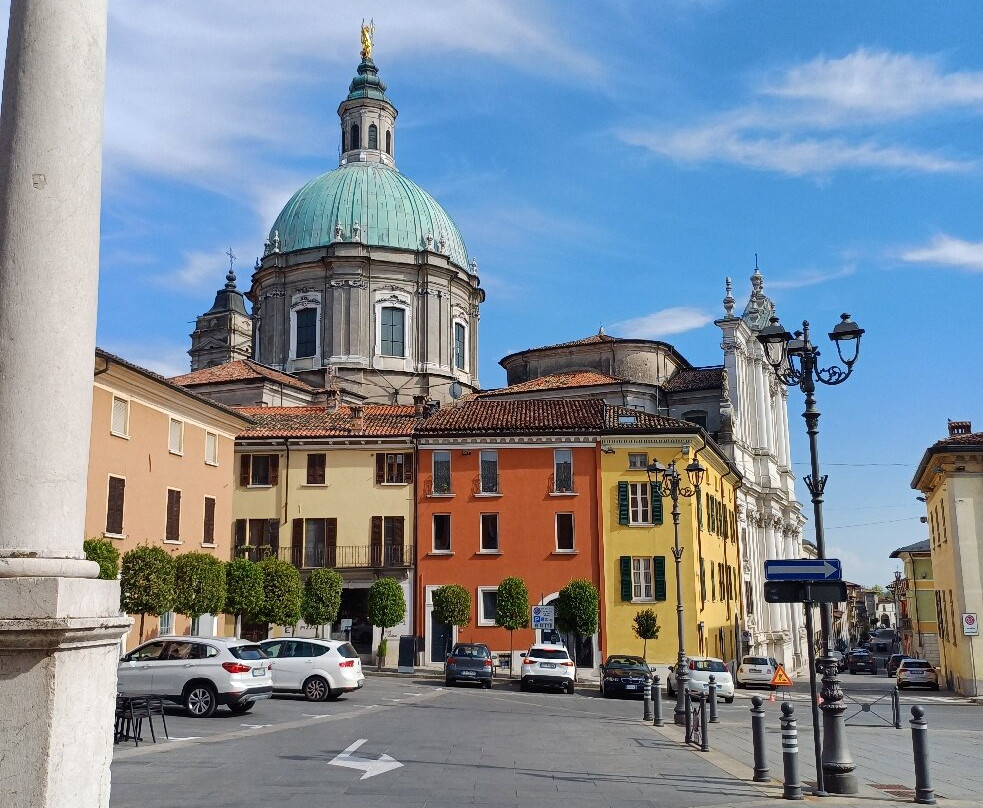 Basilica di San Giovanni-洛纳托德尔加尔达必去景点