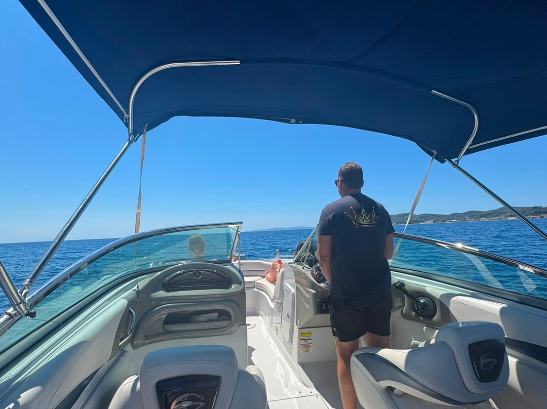 Kastrinos Luxury vip boat trips-Moraitika必去景点