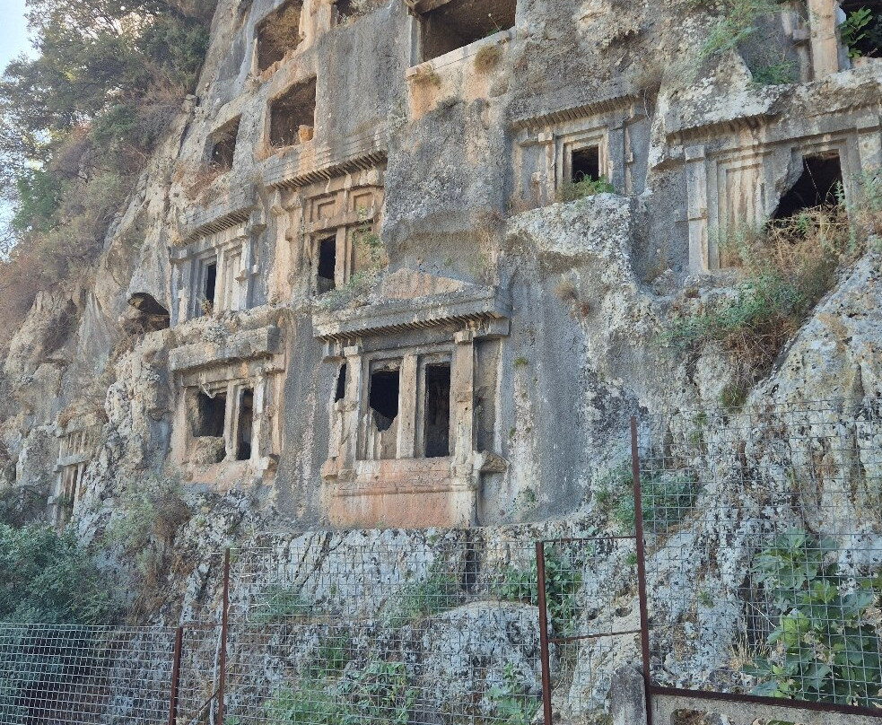 Amynthas Rock Tomb-穆拉必去景点