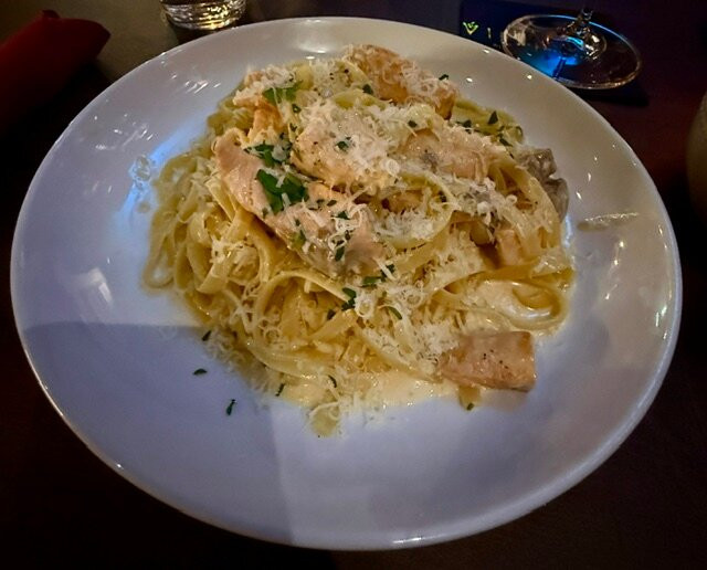 Vinarius Wine Bar & Restaurant