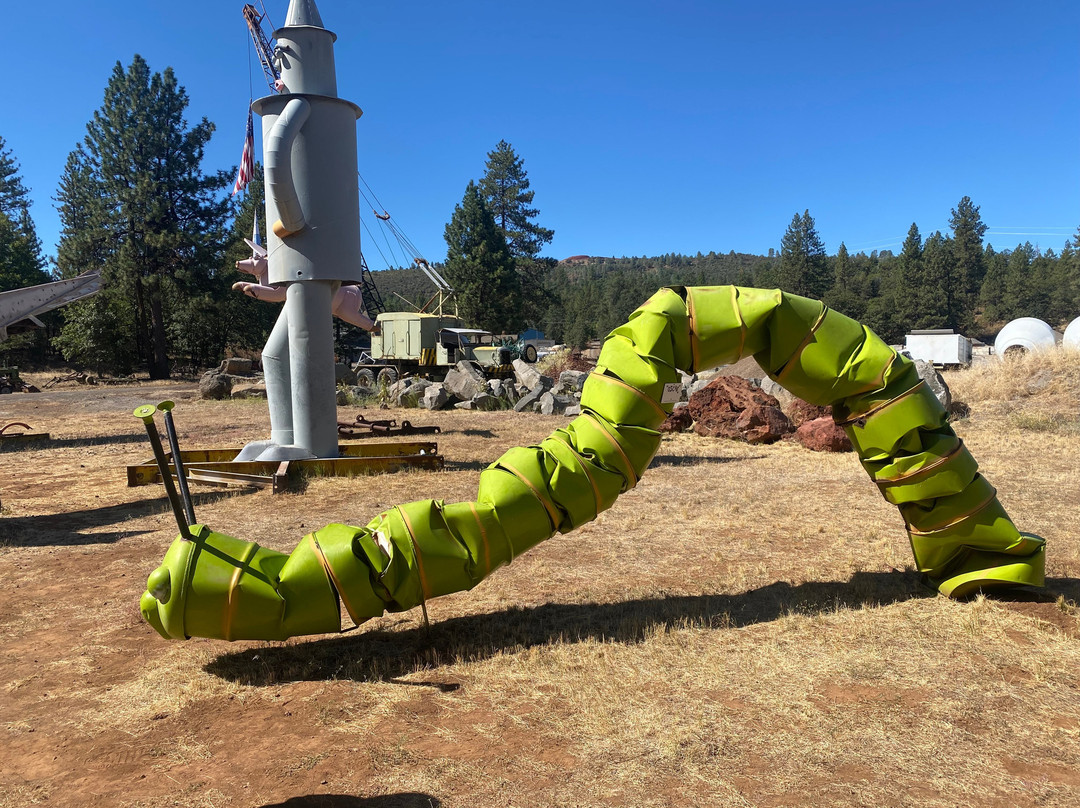Large Junk Art Sculptures-Cassel必去景点