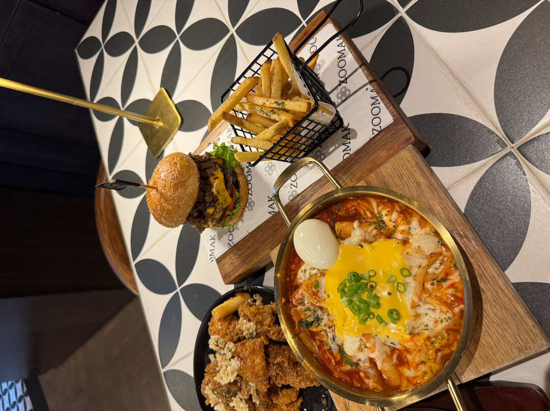 Zoomak Korean Pub