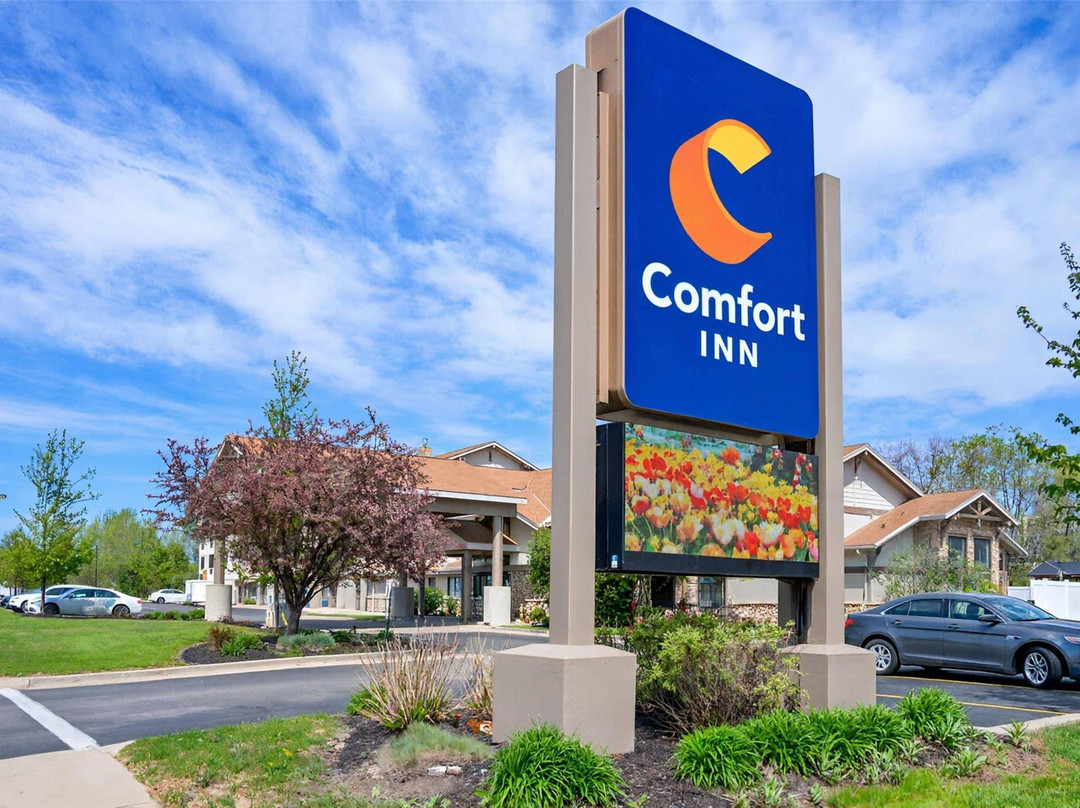 荷兰村酒店住宿-White Pines Inn & Suites of Holland