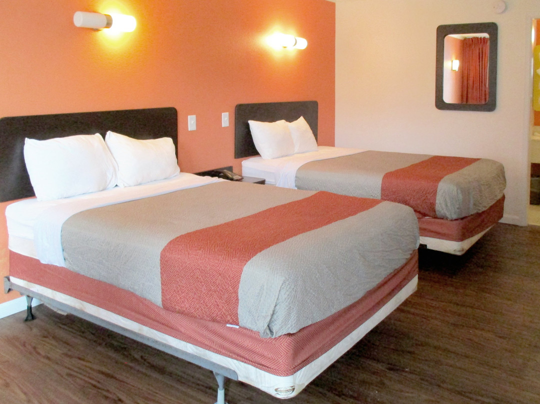 Hotel Rising Eagle Cordele