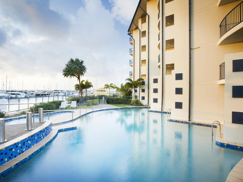 曼特拉赫维湾酒店