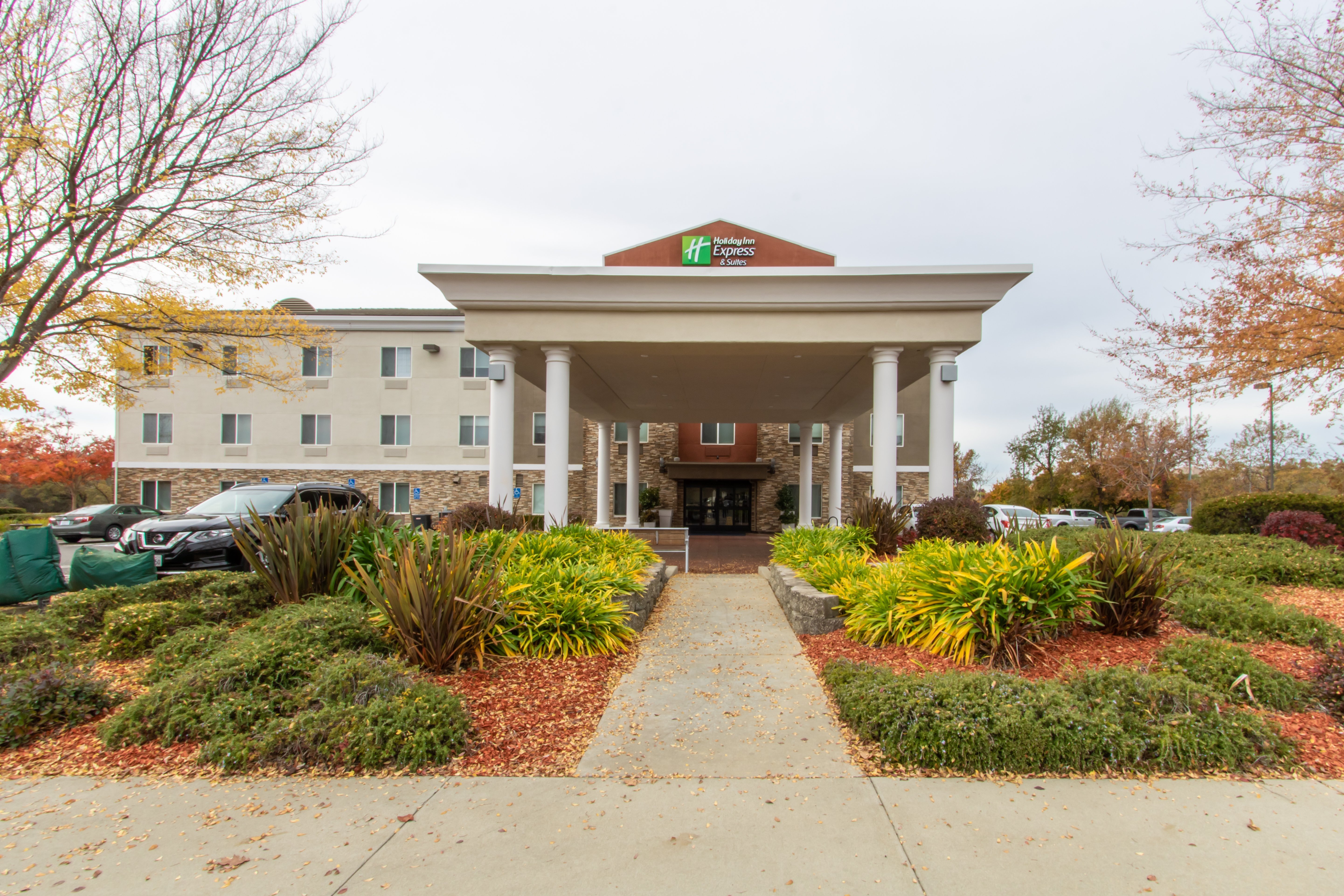 Holiday Inn Express & Suites Roseville - Galleria Area By IHG-官方