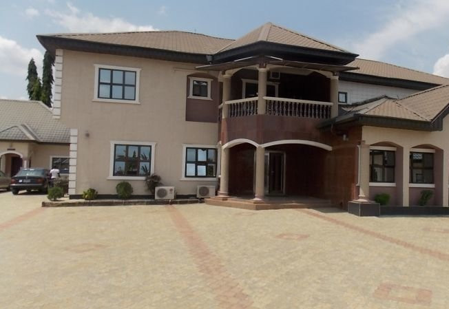 EEMJM Hotel and Suites