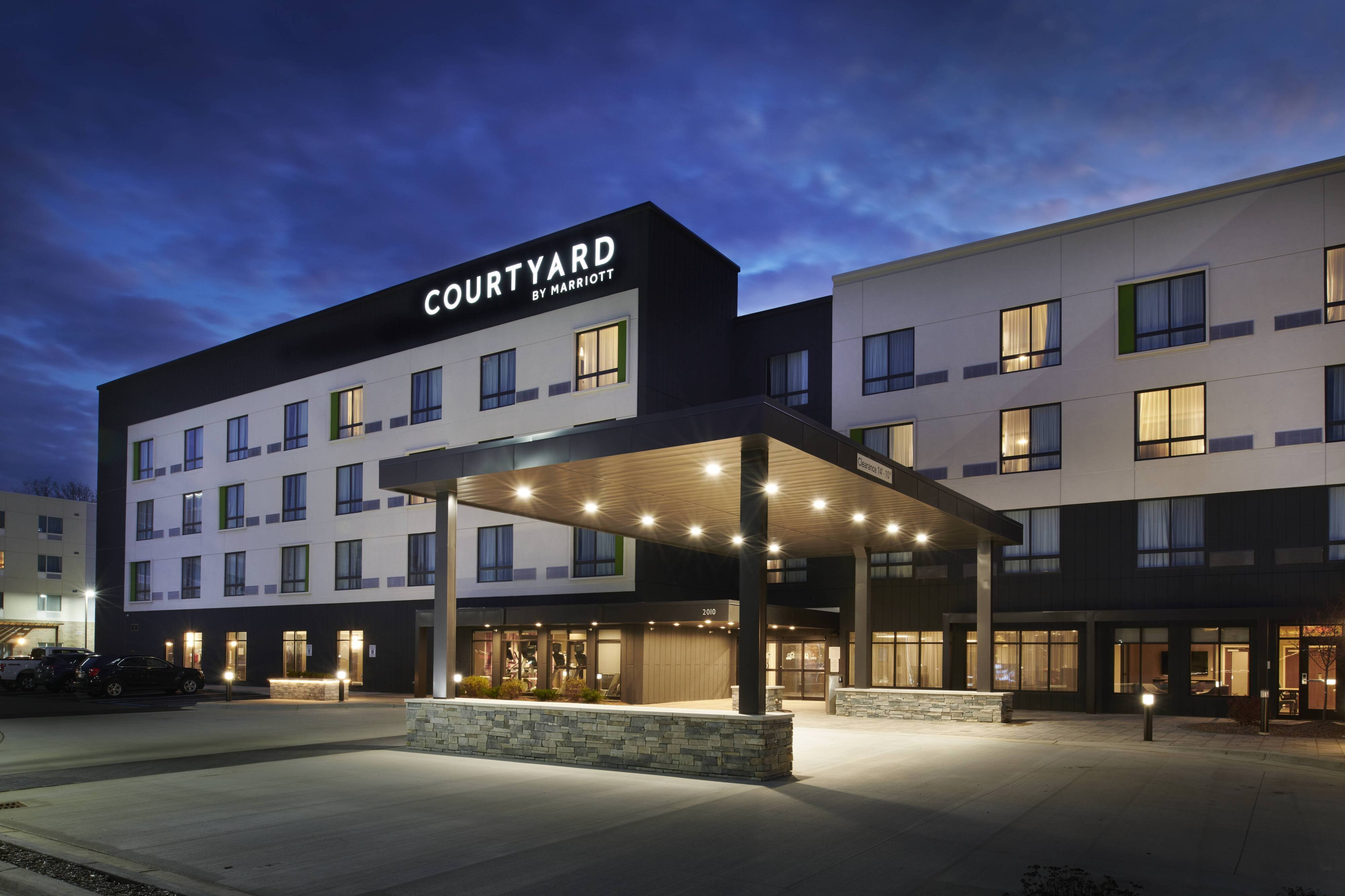 Courtyard Jackson-官方
