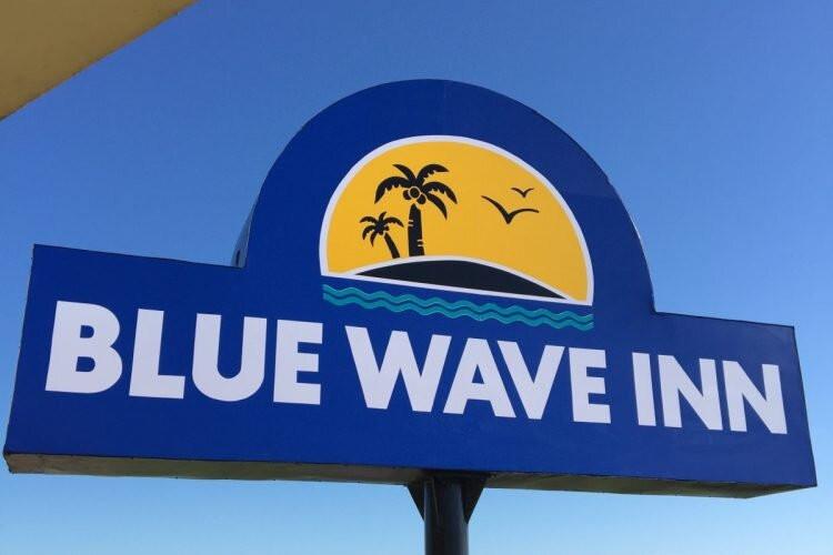 Blue Wave Inn