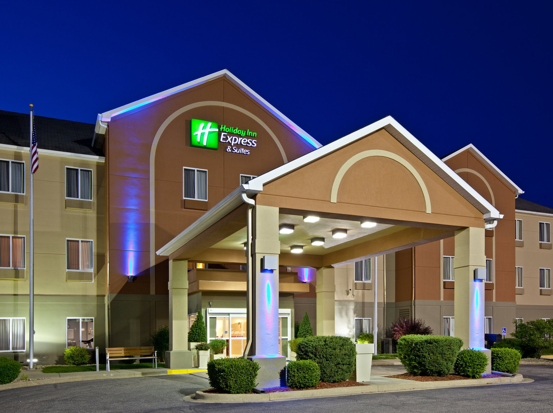 Holiday Inn Express & Suites Bedford by IHG主图