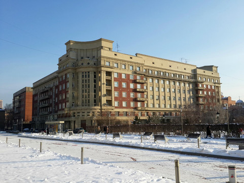 One Hundred Units House-新西伯利亚必去景点