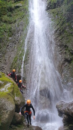 Grimpe et Eaux : Canyoning, escalade et via ferrata景点图片