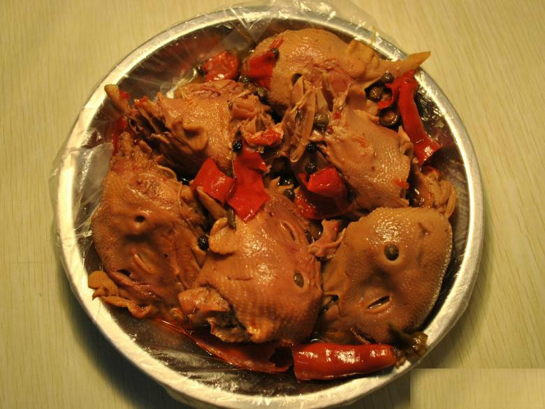 梁老三麻辣鸡头