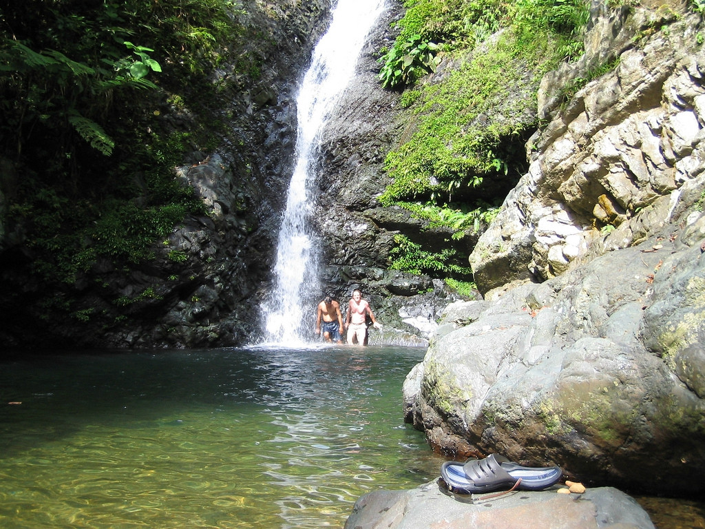 Catanduanes旅游景点-Nahulugan Falls