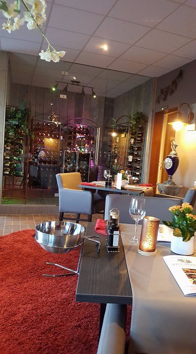 Awans餐馆和美食-Bistro Restaurant Riccardos