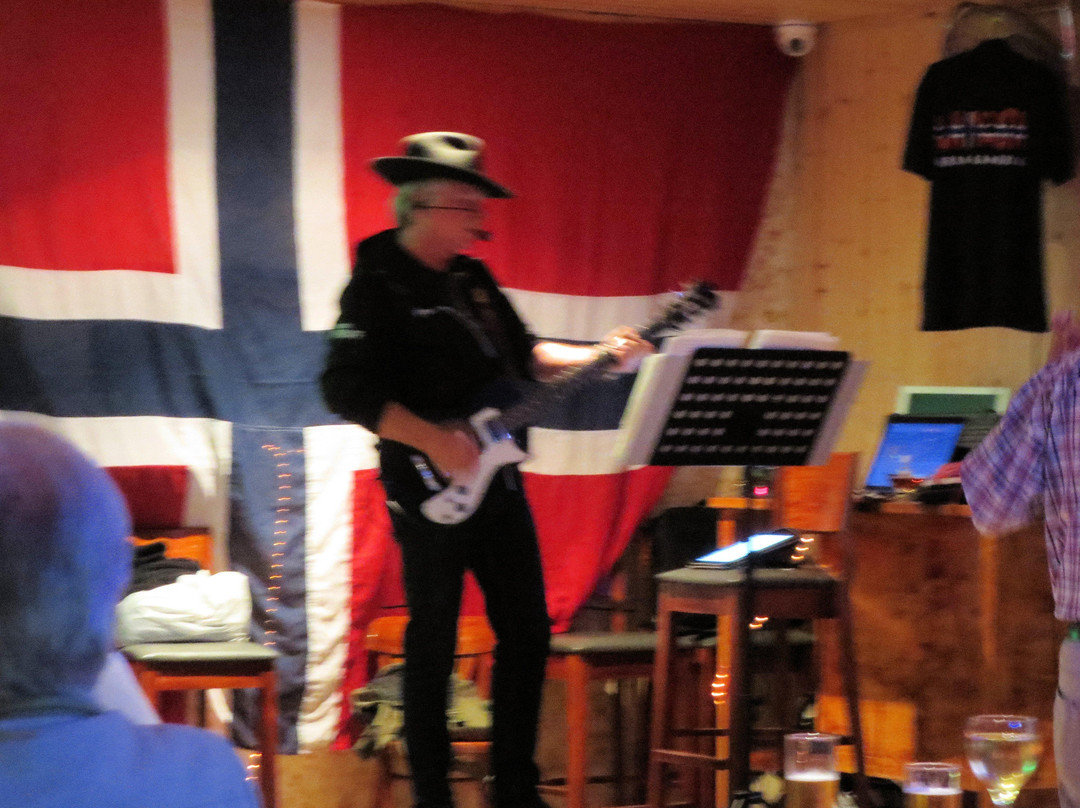 Uga旅游景点-La Fiesta Bar and Restaurant