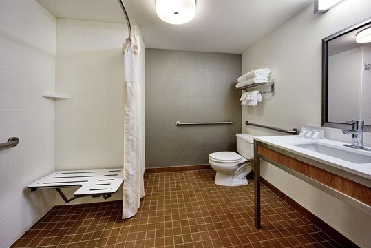 奥斯威戈湖希尔顿花园酒店主图