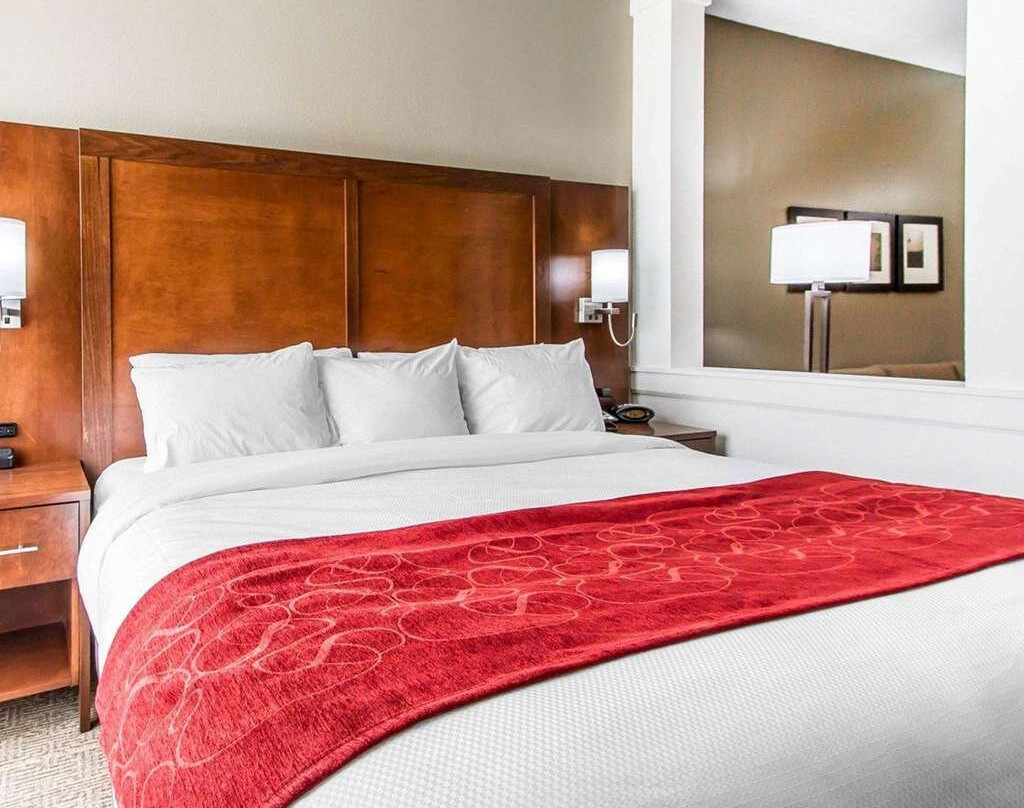 Comfort Suites West Omaha主图