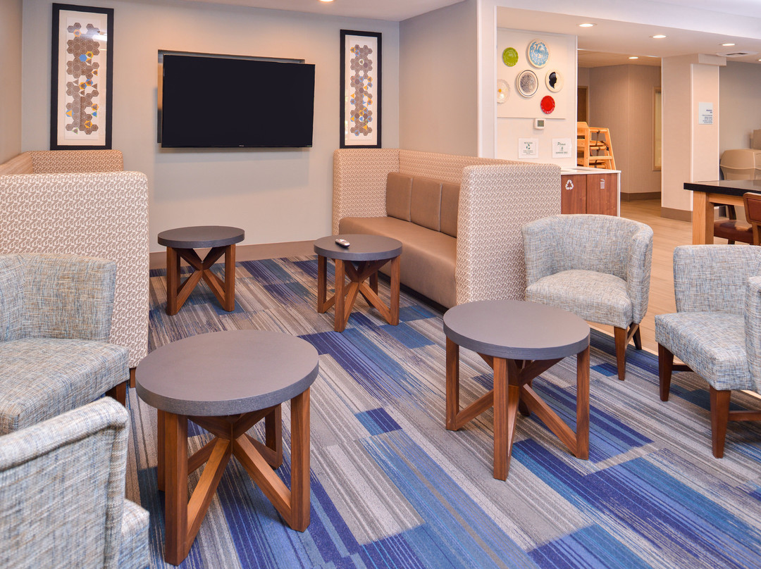 Holiday Inn Express & Suites Lacey - Olympia By IHG主图