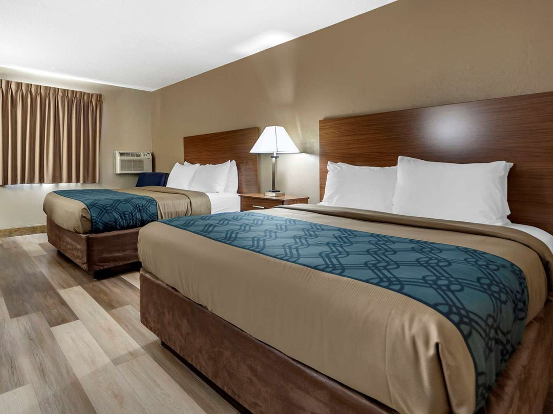 Econo Lodge Hays I-70主图