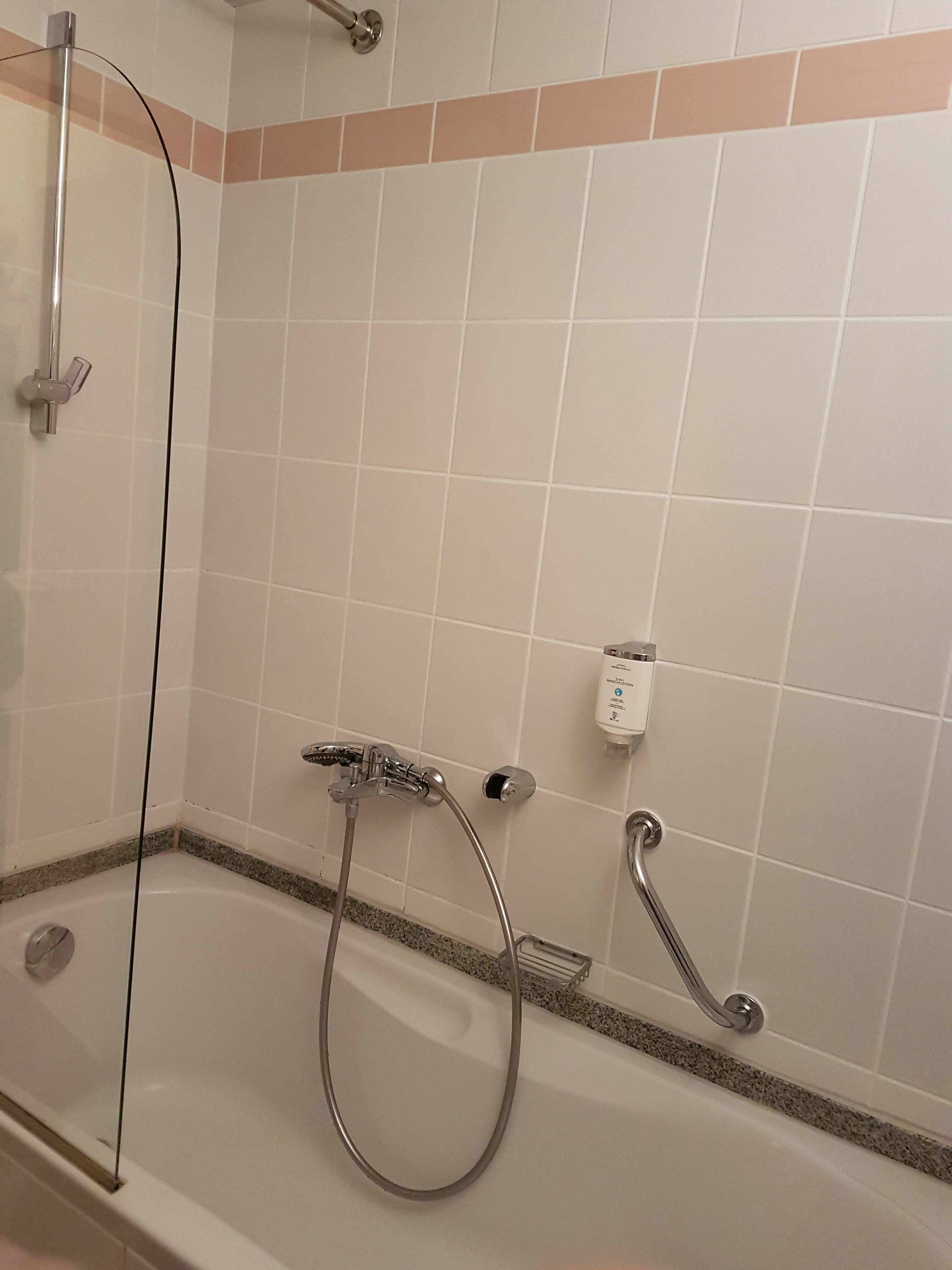 Parkhotel Klueschenberg-浴室
