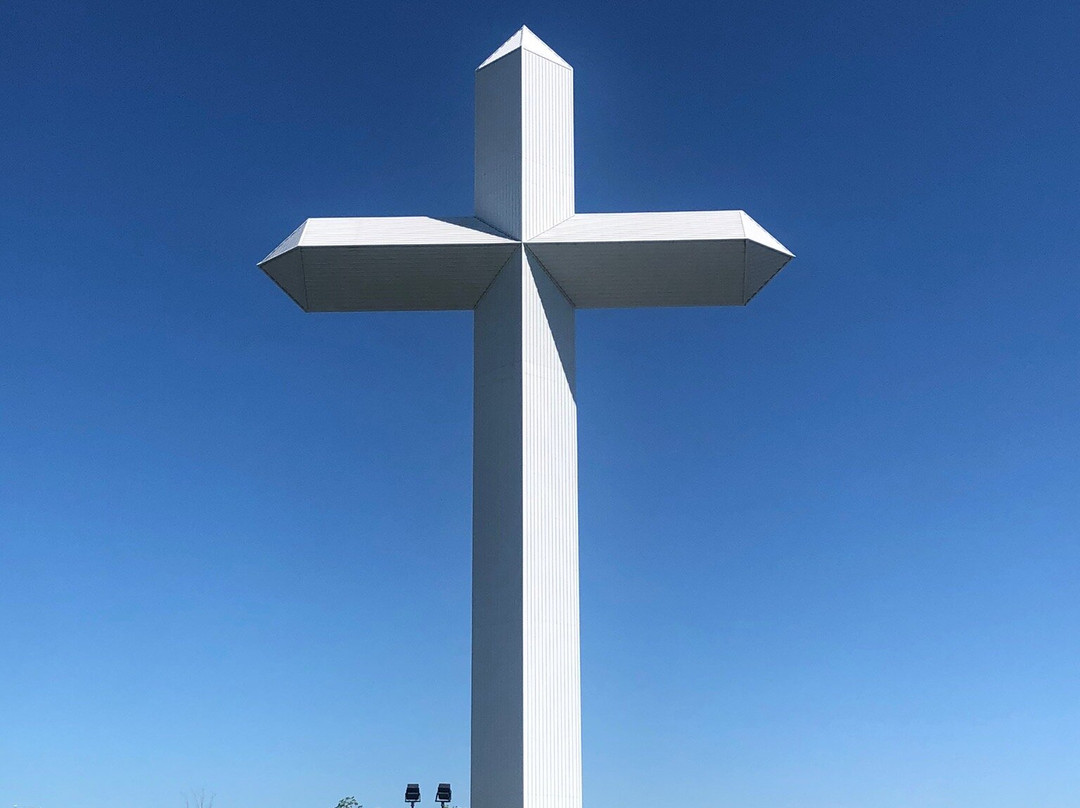 Cross at the Crossroads-Effingham必去景点