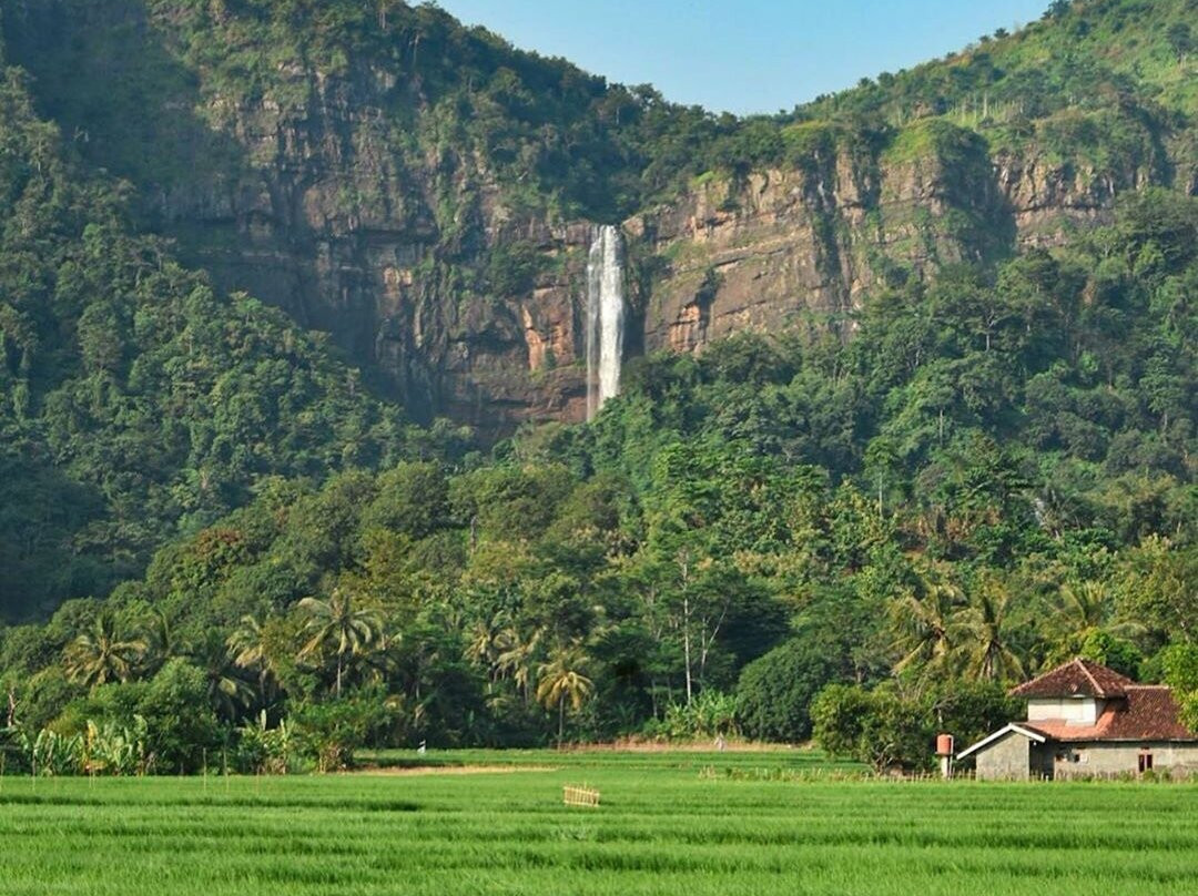 Curug Cimarinjung景点图片