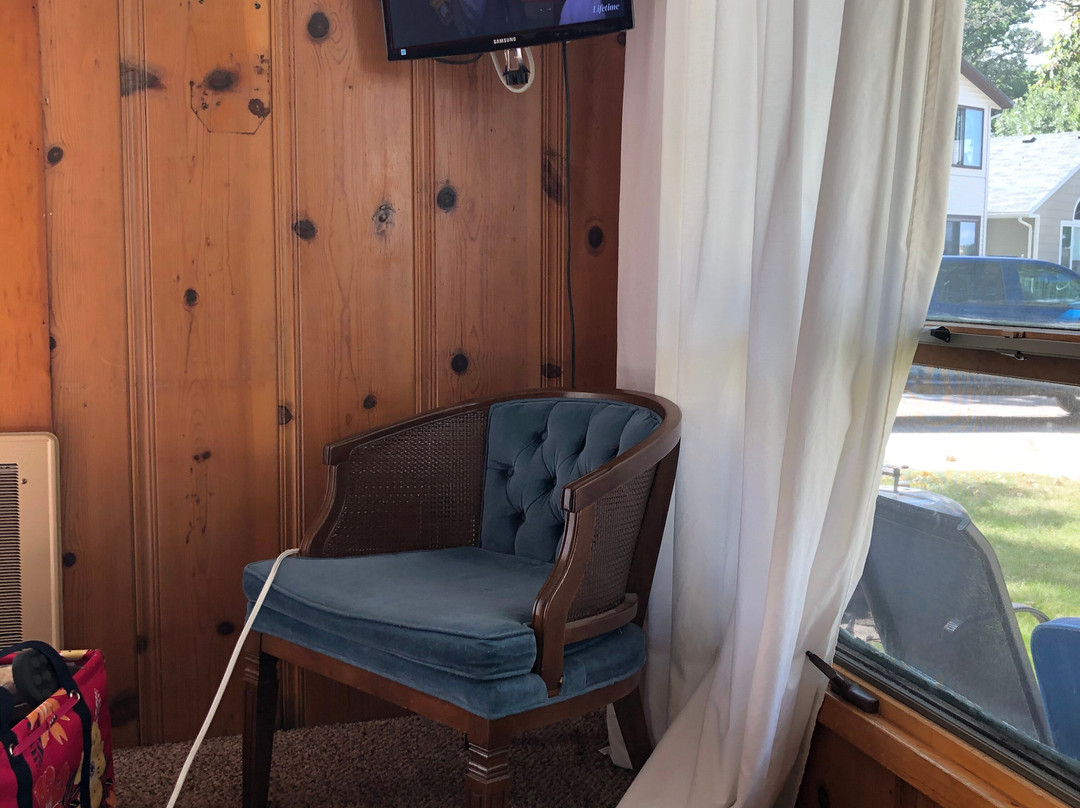 Pick's Lakeshore Resort