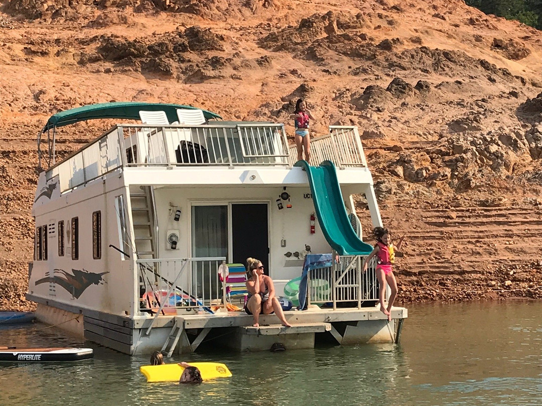 Antler Resort and Marina主图