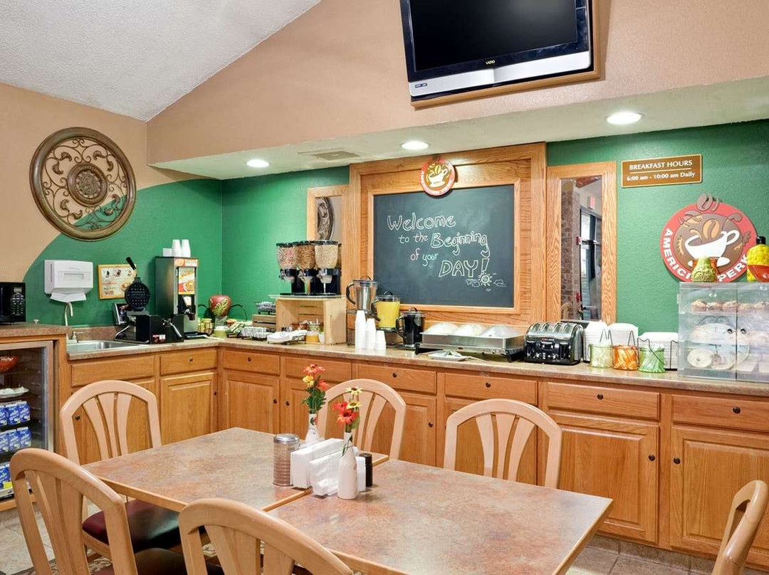 AmericInn by Wyndham Madison SD主图