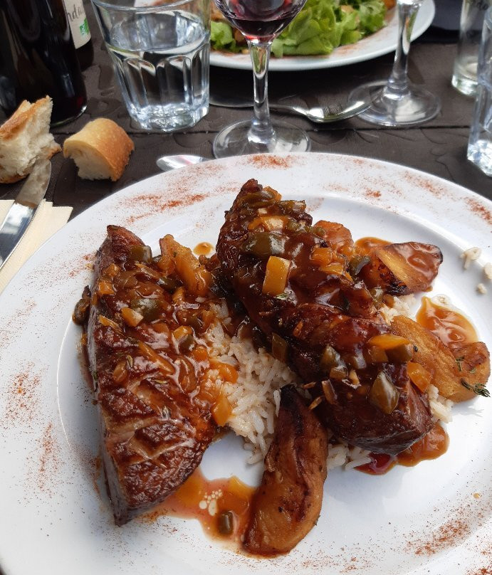 Logis Hôtel Linça主图