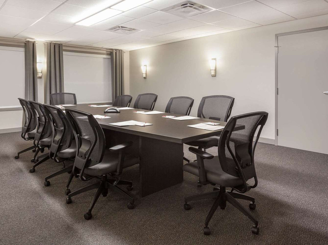 Ramada by Wyndham Grassland主图