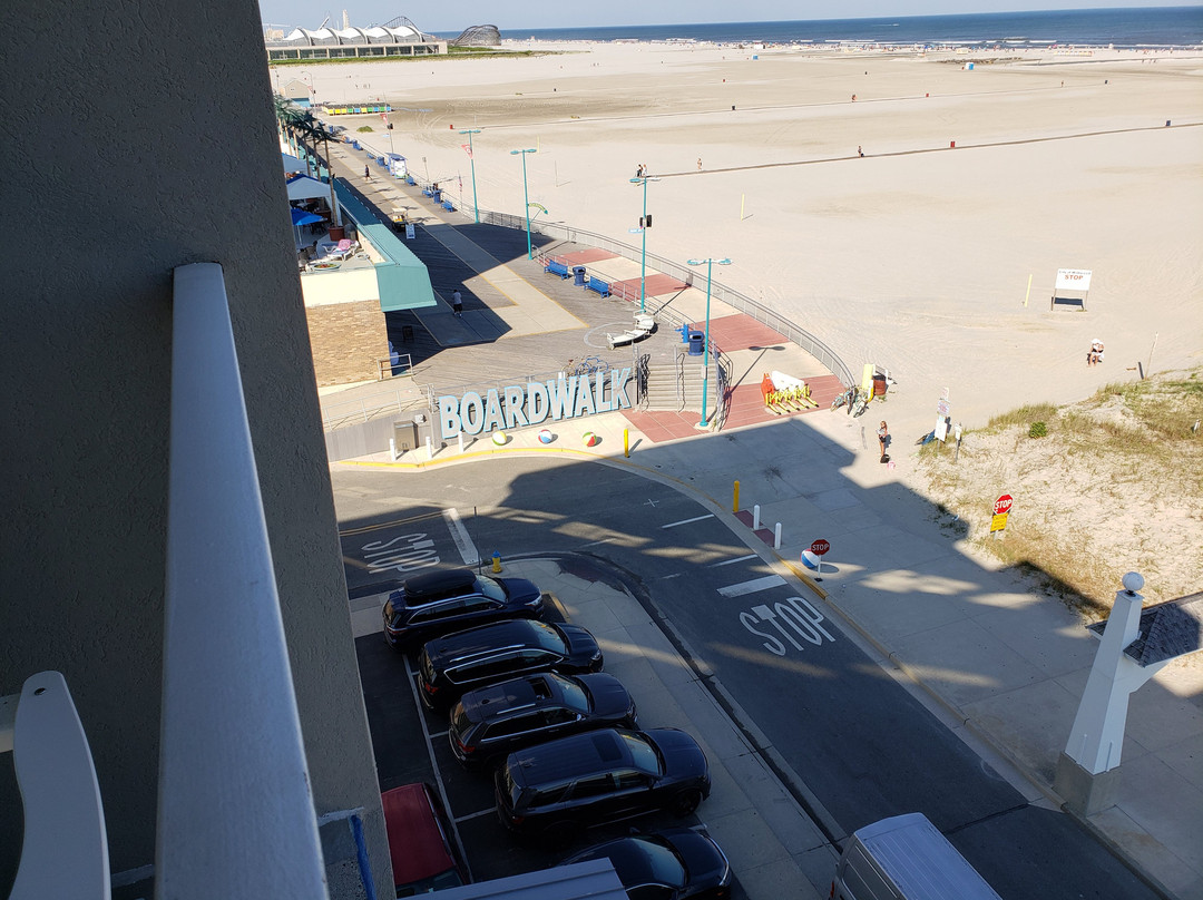 Adventurer Oceanfront Inn主图