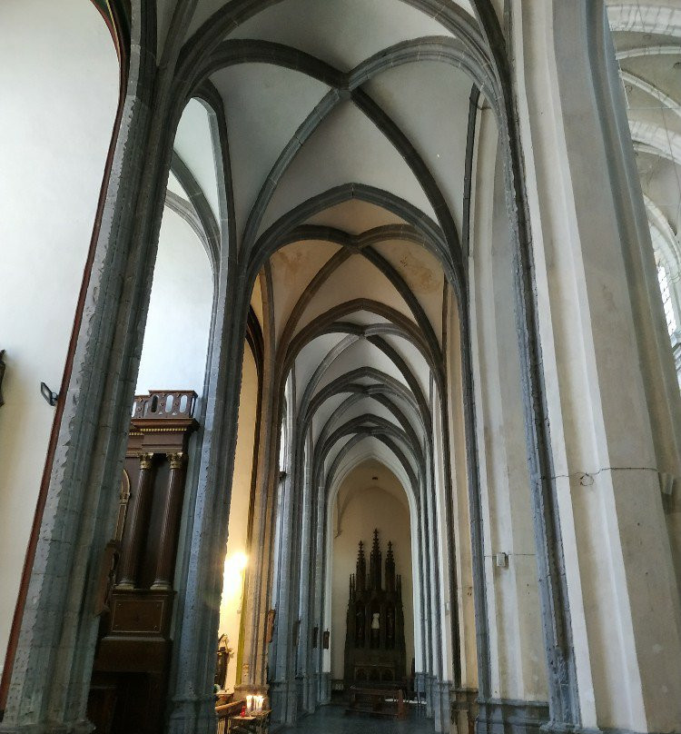 Église Saint-Nicolas-en-Havré景点图片
