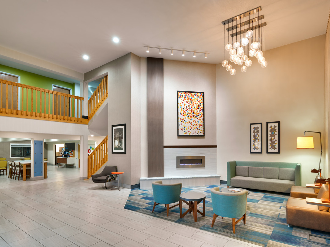 西伯城快捷假日酒店主图