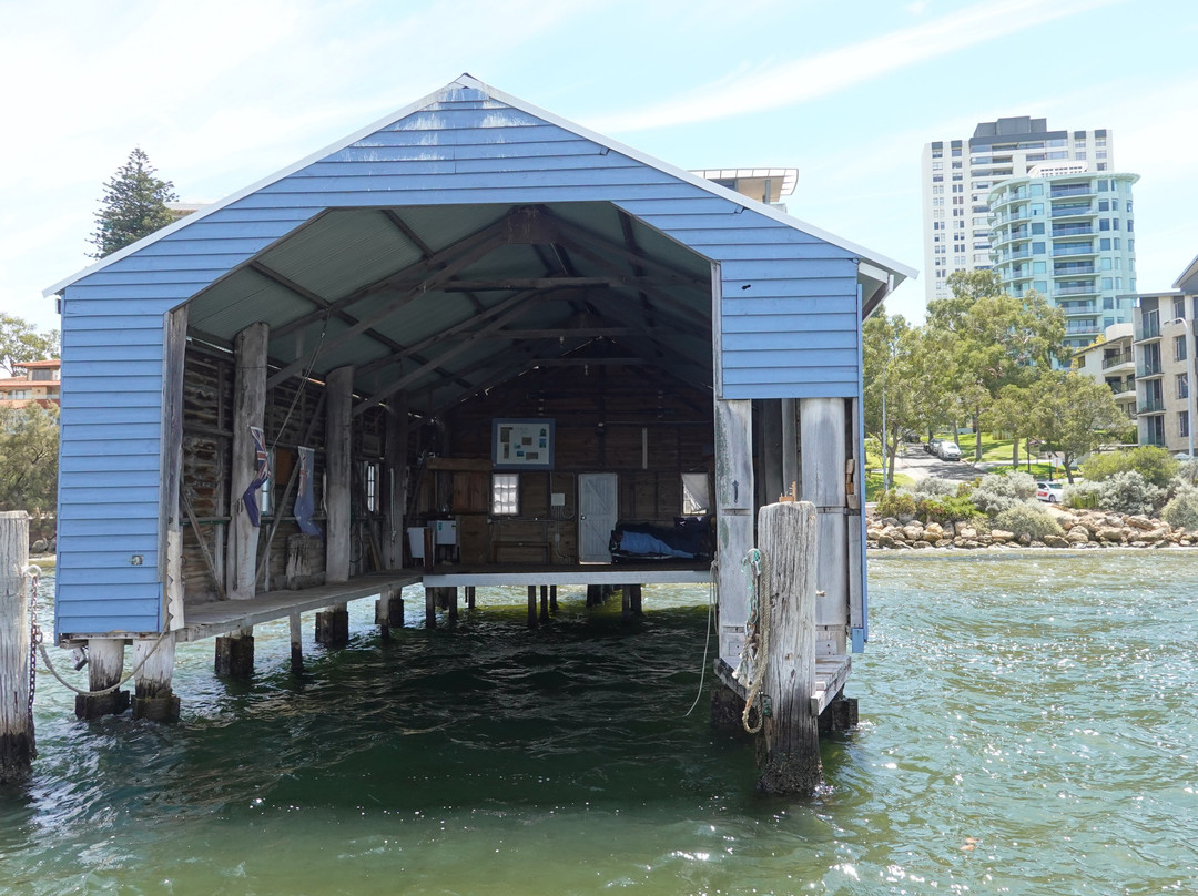 Crawley Edge Boatshed景点图片