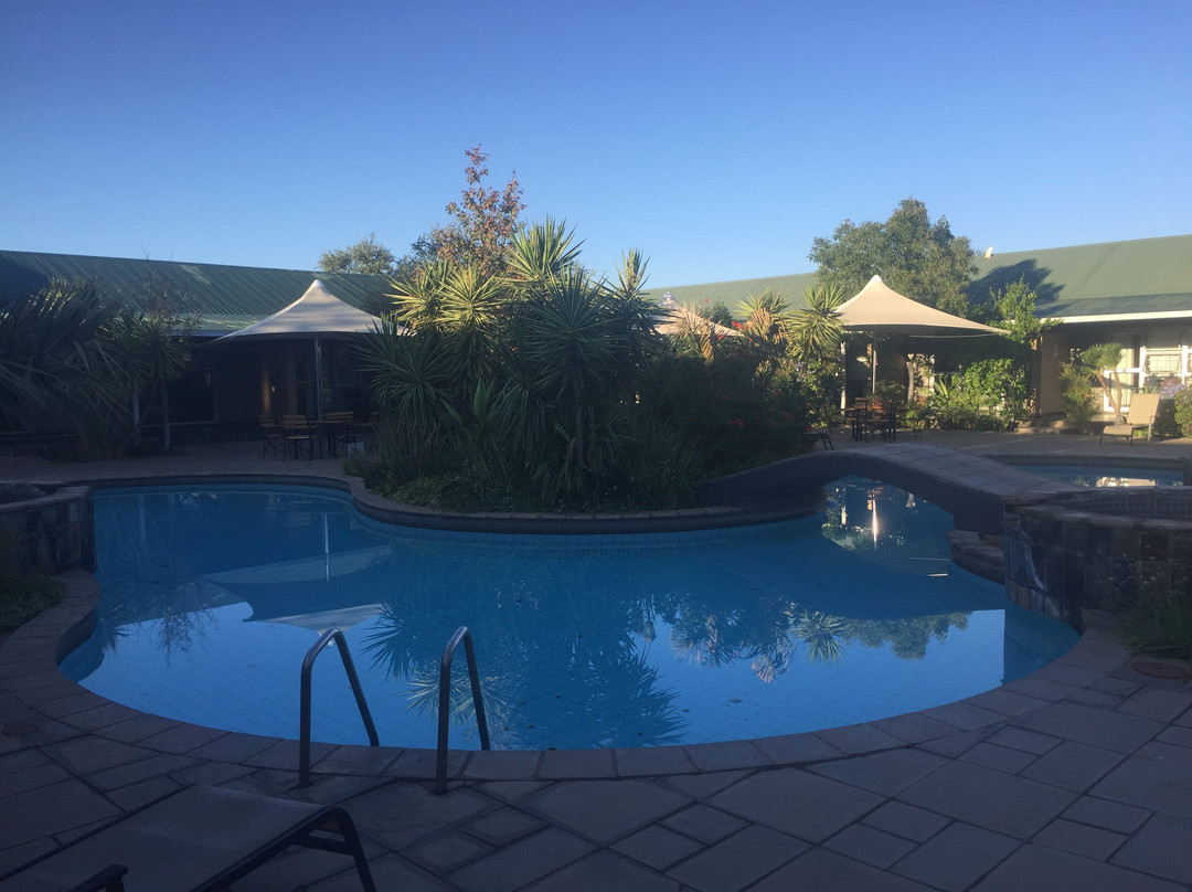 阿勒布什旅行酒店主图