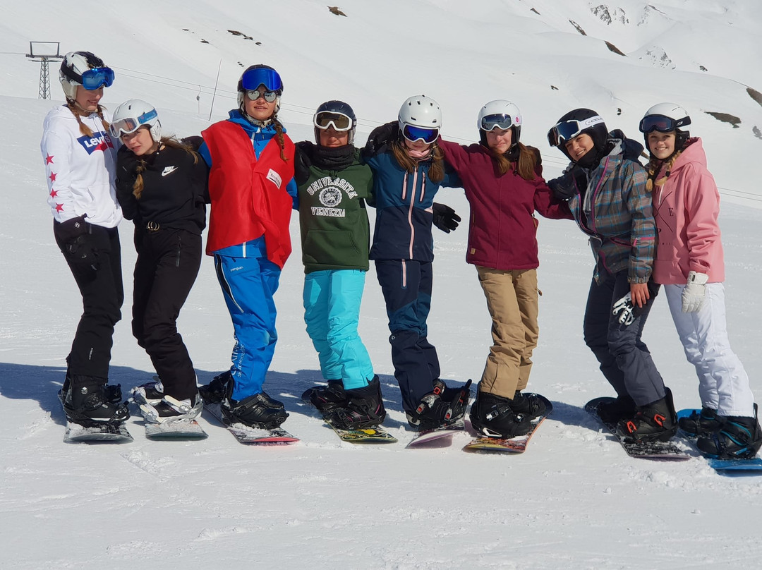 Eskimos Ski School-萨斯费必去景点