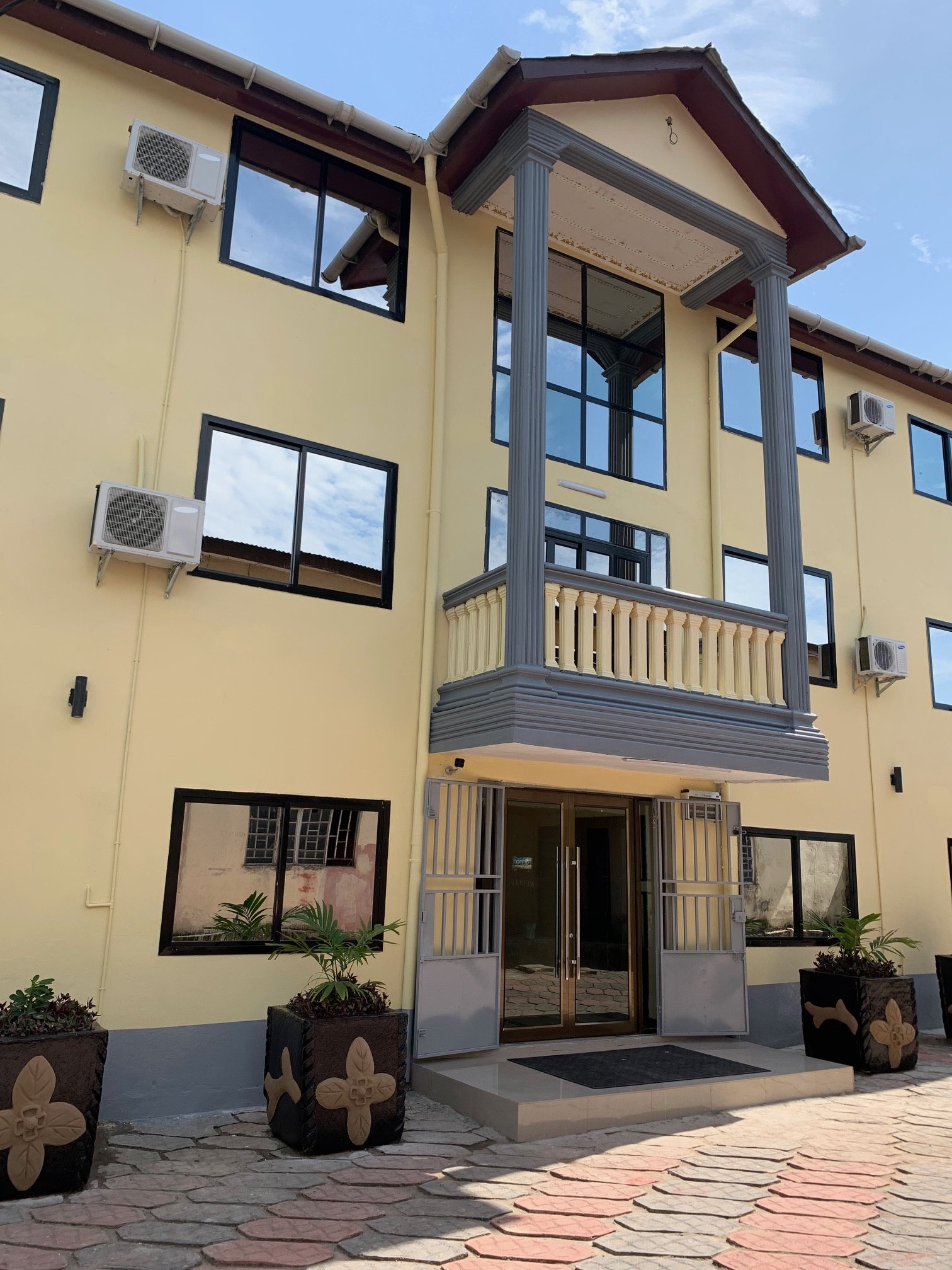 Royal Hotel Makeni-官方