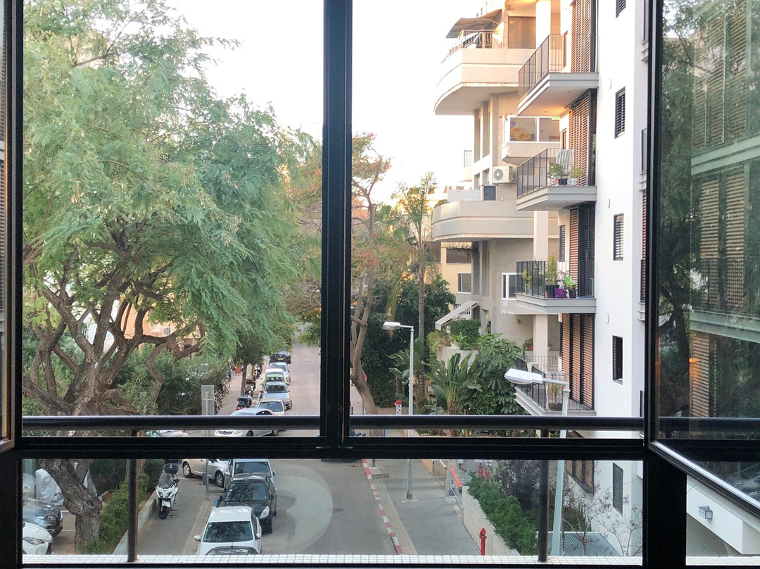 阿尔贝斯套房酒店主图