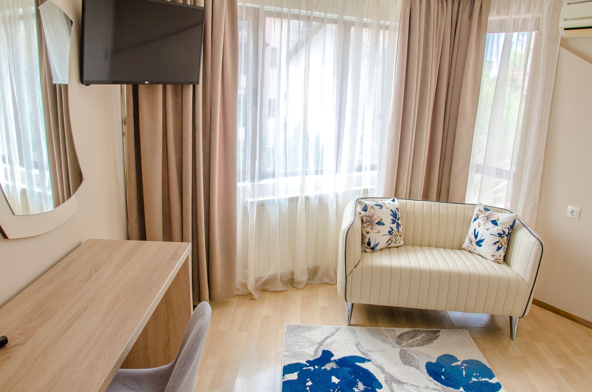 Hotel Mira-官方
