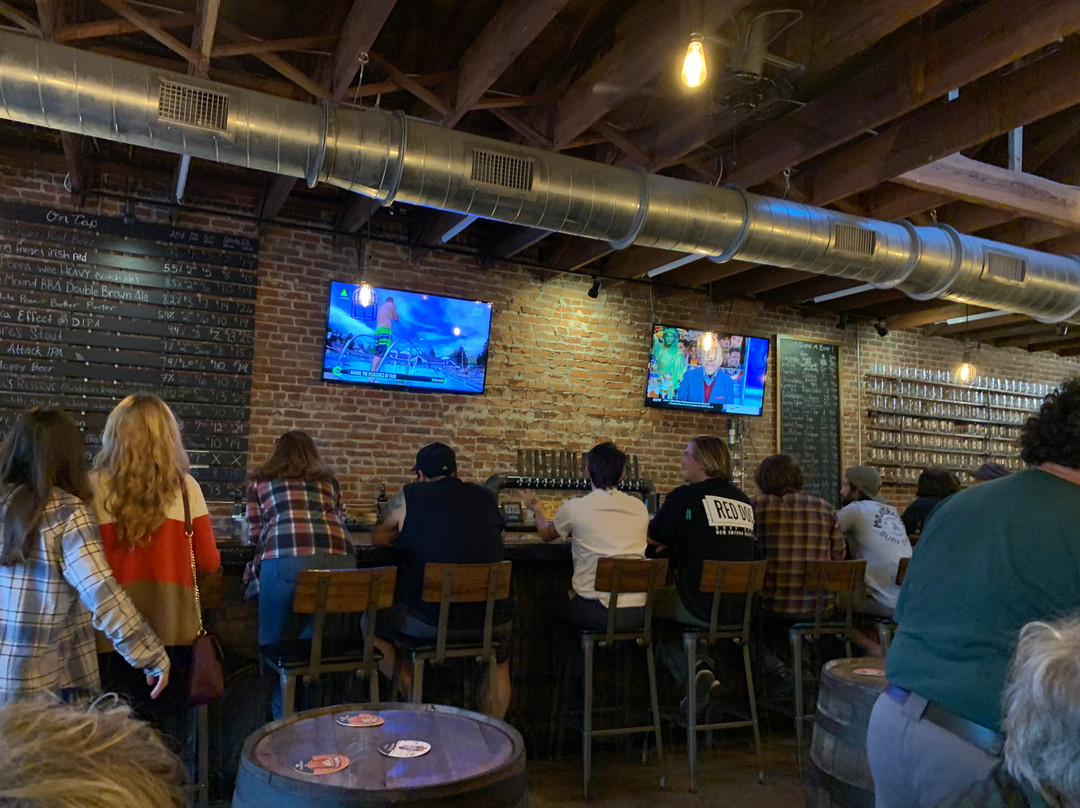 New Smyrna Beach Brewing Company景点图片