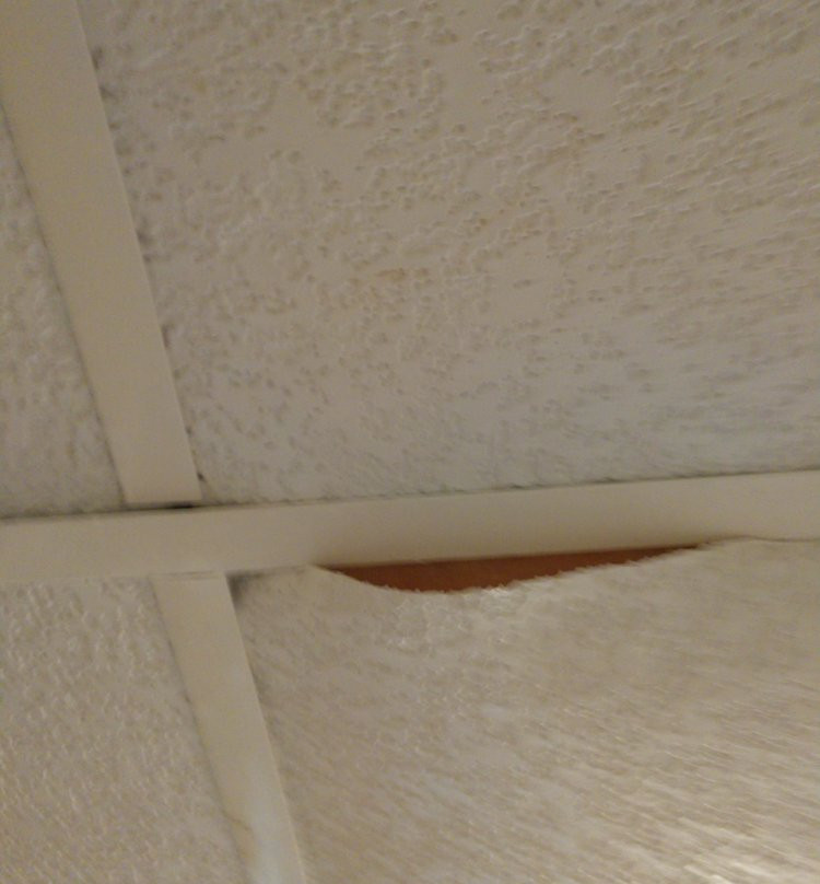 First American Hotel & Suites主图