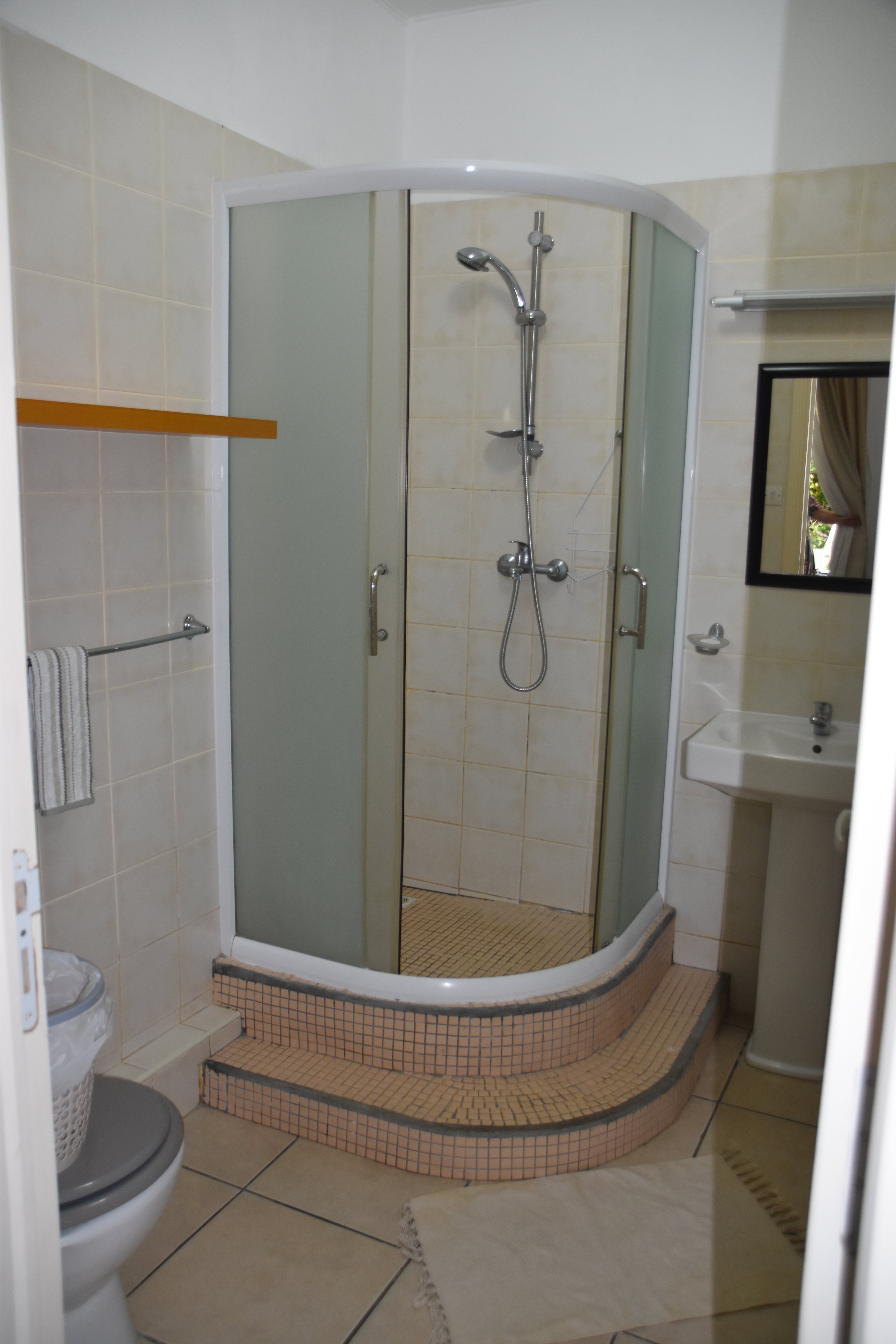 Villa Osumare Guest House-浴室